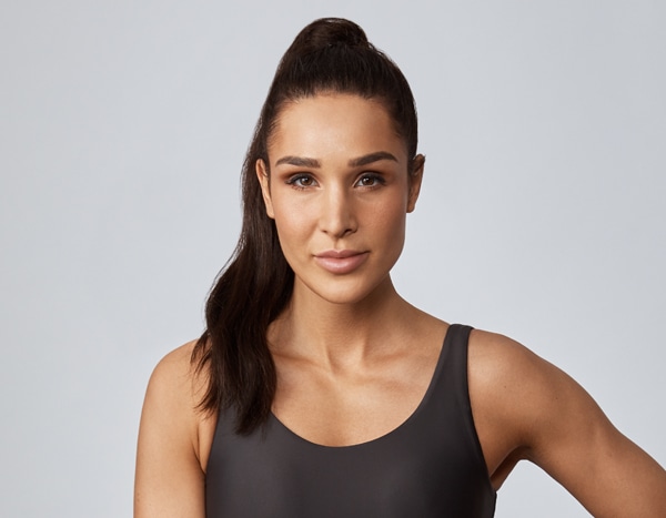 Trainer Kayla Itsines Shares a Week's Worth of At-Home Routines | E